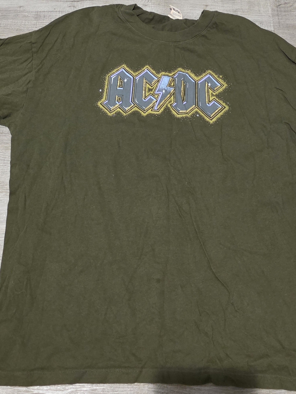 American Eagle Outfitters Olive Green Graphic Tee Tag Detail